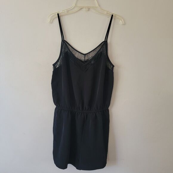 Forever 21 Romper wmns sz S Black spaghetti strap short romper lace detail - Picture 1 of 4